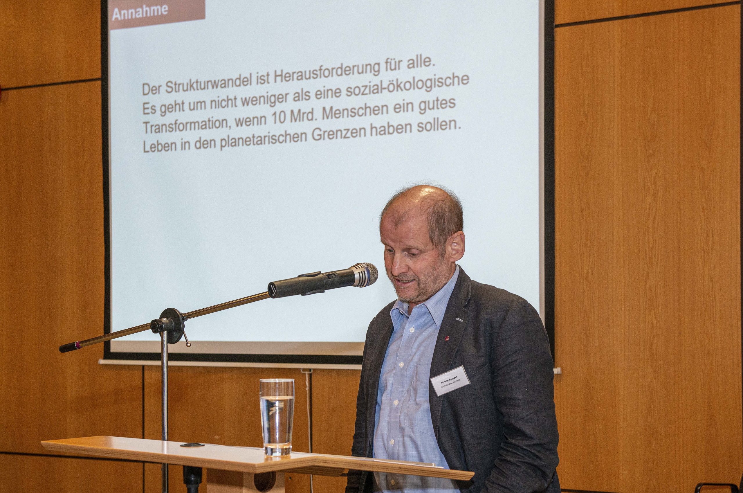 Pirmin Spiegel (Misereor) bei der RENN.west-Veranstaltung "N-Denk_mal Strukturwandel im Rheinischen Revier". Foto: Hubert Perschke © RENN.west