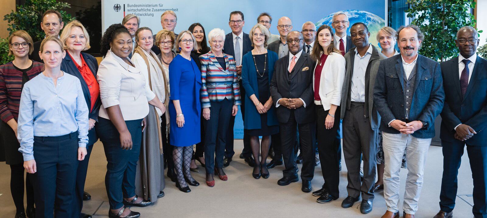 Die Mitglieder der Fachkommission Fluchtursachen der Bundesregierung hat im Mai 2021 ihren Bericht vorgelegt. Foto: © Fachkommission Fluchtursachen der Bundesregierung