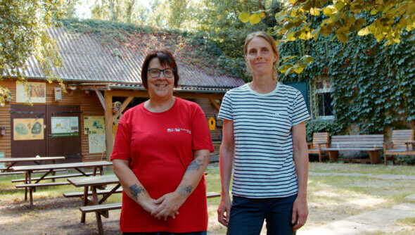 Sabine Wieter und Anne Schierenberg sind die Ansprechpersonen für ehrenamtliche Mitarbeit vor Ort. Foto: Die Grüne Filmagentur © RNE